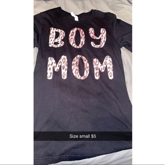 Size small Boy mom T-shirt - Picture 2 of 2